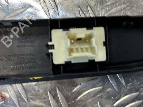 Right front window switch RENAULT CLIO IV (BH_) 0.9 TCe 90 (BHNF, BHMA, BHMH, BHJK, BHJR) | BP21357446I26 