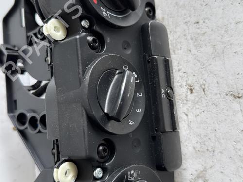 Used Climate control VW GOLF V (1K1) 1.9 TDI (105 hp) 21336435