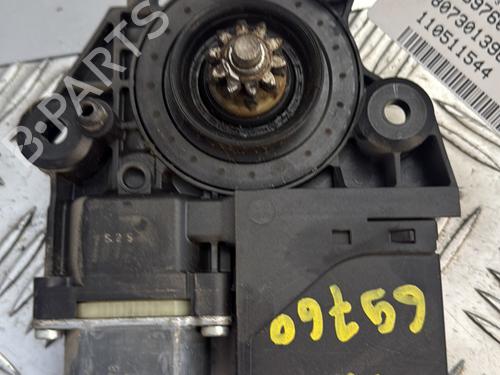 Right front window motor RENAULT MEGANE III Hatchback (BZ0/1_, B3_) 1.9 dCi (BZ0N, BZ0J) | BP28042533E20 