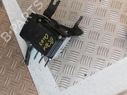 Used ABS pump RENAULT CLIO III (BR0/1, CR0/1) 1.4 16V (98 hp) 21352814