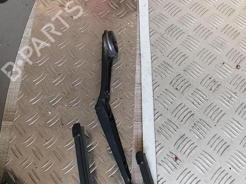 Used Front windshield wiper arm FORD FOCUS III 2.0 TDCi (115 hp) 21335701