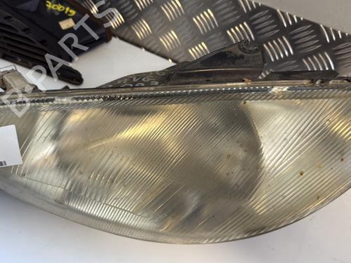 Used Left headlight PEUGEOT 206 Hatchback (2A/C) 1.6 16V (109 hp) 27318889