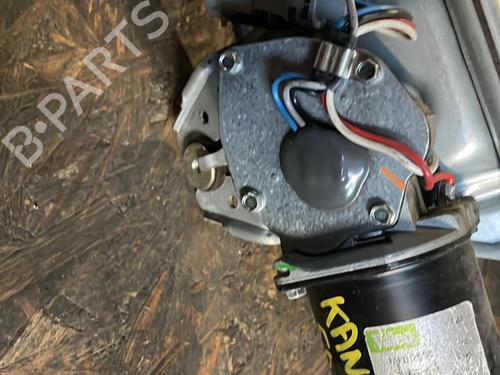 Used Front wiper motor RENAULT KANGOO (KC0/1_) 1.4 (KC0C, KC0H, KC0B, KC0M) (75 hp) 21338377