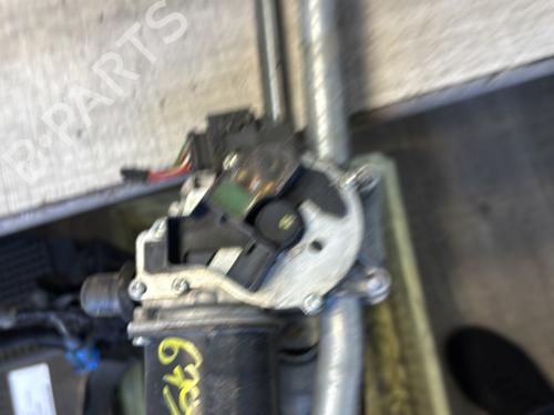 Used Front wiper motor MERCEDES-BENZ B-CLASS Sports Tourer (W245) B 180 CDI (245.207) (109 hp) 21345417
