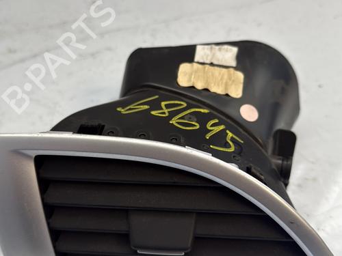 Air vent RENAULT MEGANE III Hatchback (BZ0/1_, B3_) 2.0 dCi (BZ0Y) 687612553R