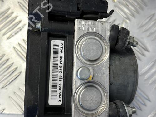 Used ABS pump RENAULT CLIO III (BR0/1, CR0/1) 1.2 16V (BR02, BR0J, BR11, CR02, CR0J, CR11) (75 hp) 21348938