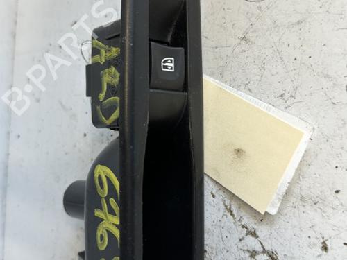 Used Right rear window switch RENAULT MEGANE III Grandtour (KZ0/1) 1.5 dCi (86 hp) 21329623