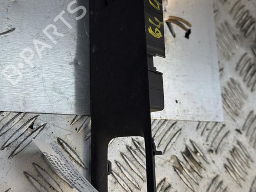 Used Right front window switch RENAULT CLIO IV (BH_) 0.9 TCe 90 (BHNF, BHMA, BHMH, BHJK, BHJR) (90 hp) 28123010
