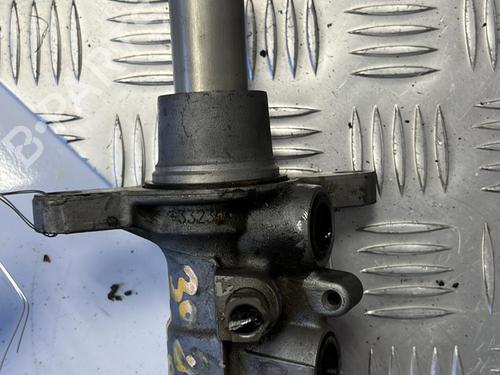 Used Brake master cylinder PEUGEOT 308 II (LB_, LP_, LW_, LH_, L3_) 1.6 HDi / BlueHDi 115 (115 hp) 21347177