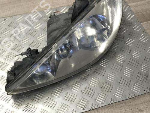 Højre forlygte PEUGEOT 206 Hatchback (2A/C) 1.4 i (75 hp) 22709517