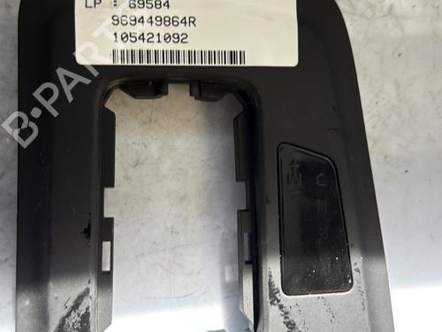Used Display monitor RENAULT GRAND SCÉNIC IV (R9_) 1.7 Blue dCi 150 (R9A7, R9A8) (150 hp) 25475046