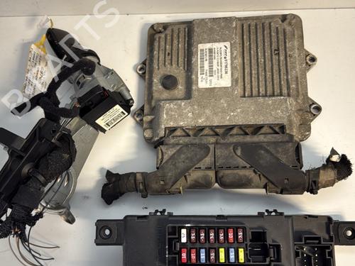Used Electronic module FIAT GRANDE PUNTO (199_) 1.3 D Multijet (75 hp) 25734984