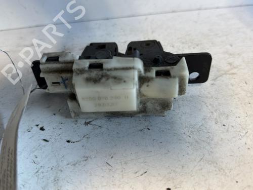 Used Tailgate lock RENAULT CLIO III (BR0/1, CR0/1) 1.5 dCi (C/BR0G, C/BR1G) (68 hp) 21336596