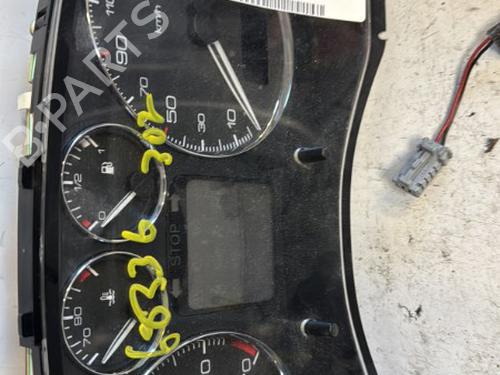 Used Instrument cluster PEUGEOT 307 (3A/C) 1.6 16V (109 hp) 21345596