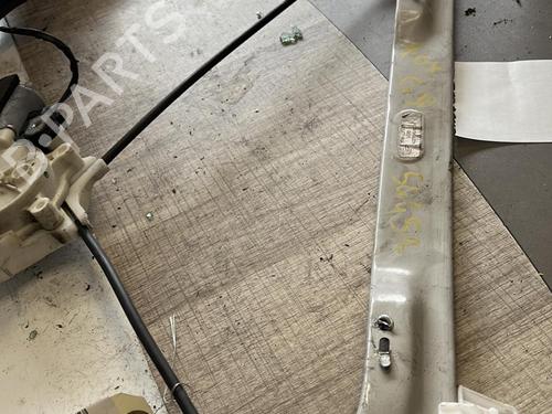 Used Front left window mechanism VW FOX Hatchback (5Z1, 5Z3, 5Z4) 1.2 (55 hp) 21338191