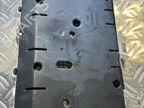 Used Instrument cluster TOYOTA COROLLA Verso (ZER_, ZZE12_, R1_) 2.2 D-4D (AUR10_, AUR10R) (136 hp) 21333462