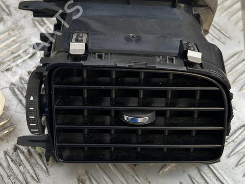 Used Air vent RENAULT CLIO III (BR0/1, CR0/1) 1.5 dCi (BR17, CR17) (86 hp) 21339124