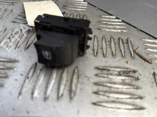 Used Left rear window switch RENAULT MEGANE III Grandtour (KZ0/1) 1.5 dCi (KZ09, KZ0D, KZ1G, KZ29, KZ14, KZ1W, KZ10, KZ1F,... (110 hp) 28020884