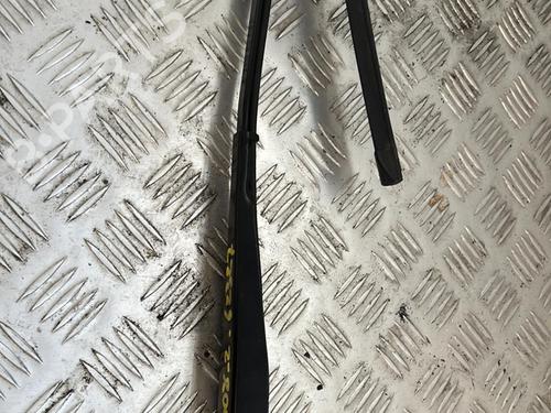 Used Front windshield wiper arm PEUGEOT 3008 II SUV (MC_, MR_, MJ_, M4_) 1.6 BlueHDi 120 (120 hp) 21339458