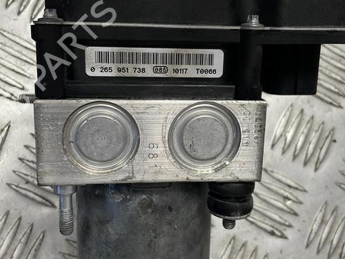 Used ABS pump PEUGEOT 5008 (0U_, 0E_) 1.6 HDi (112 hp) 21342972