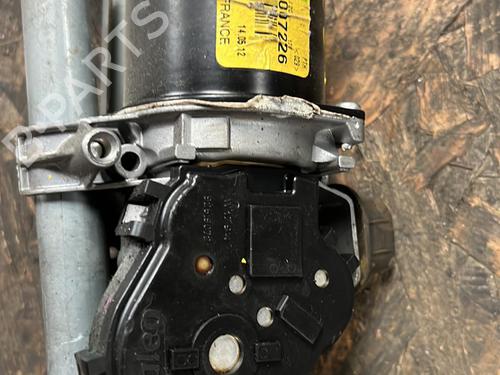 Used Front wiper motor RENAULT MEGANE III Hatchback (BZ0/1_, B3_) 1.9 dCi (BZ0N, BZ0J) (131 hp) 21338380