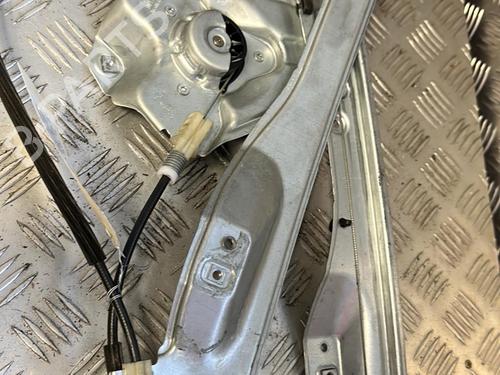 Used Front right window mechanism RENAULT CLIO III (BR0/1, CR0/1) 1.4 16V (98 hp) 21356610