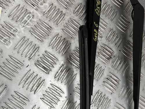 Used Front windshield wiper arm VW GOLF VI (5K1) 1.4 (80 hp) 21355081