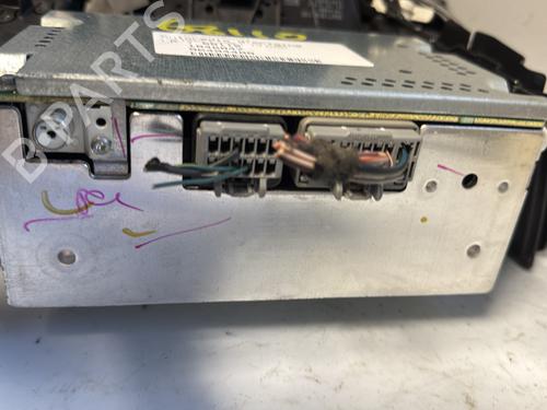 Used Radio FORD FIESTA VI (CB1, CCN) 1.4 TDCi (68 hp) 21679949