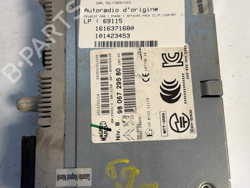Used Radio PEUGEOT 208 I (CA_, CC_) 1.4 HDi (68 hp) 23845160