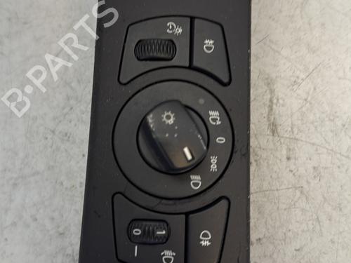 Used Headlight switch BMW 5 (E60) 520 d (163 hp) 26500047