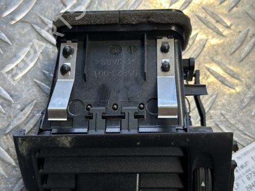 Used Air vent MERCEDES-BENZ C-CLASS (W204) C 220 CDI (204.008) (170 hp) 21330405