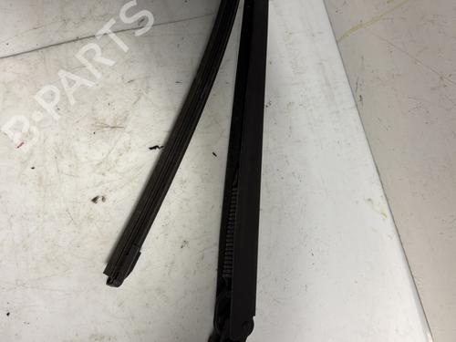 Used Front windshield wiper arm RENAULT CLIO IV (BH_) 1.5 dCi 75 (75 hp) 22371350