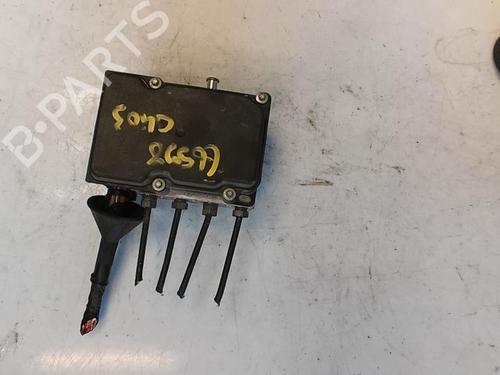 Used ABS pump RENAULT CLIO III Grandtour (KR0/1_) 1.5 dCi (KR0G) (68 hp) 21334479