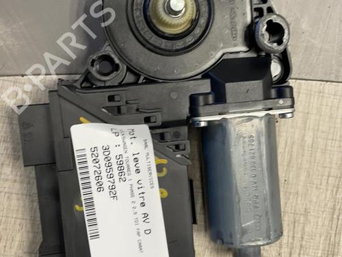 Used Right front window motor VW TOUAREG (7LA, 7L6, 7L7) 2.5 R5 TDI (174 hp) 21350693