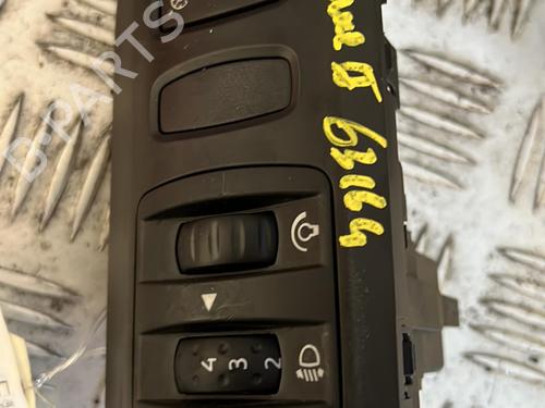 Used Headlight switch RENAULT MEGANE II Estate (KM0/1_) 1.5 dCi (KM16, KM1E) (106 hp) 21354697
