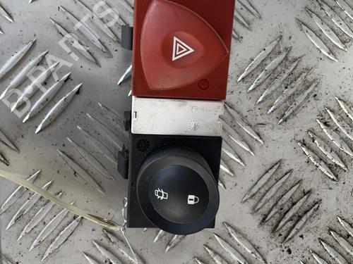 Used Warning switch RENAULT MEGANE II (BM0/1_, CM0/1_) 1.6 16V (BM0C, CM0C) (113 hp) 21351414