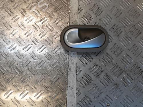 Used Front left interior door handle RENAULT CLIO III (BR0/1, CR0/1) 1.4 16V (98 hp) 21335576