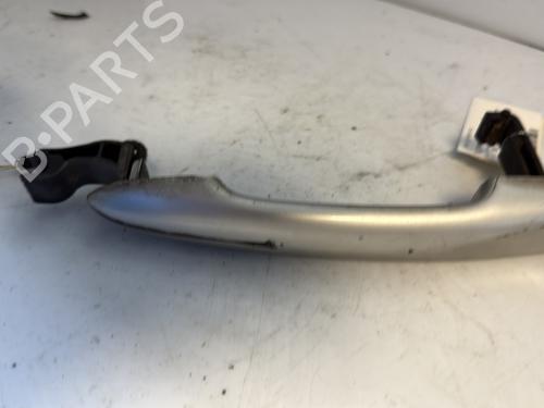 Høyre foran utvendig håndtak RENAULT SCÉNIC III (JZ0/1_) 1.9 dCi (JZ0J, JZ1J, JZ1K, JZ1S) (131 hp) 27628187