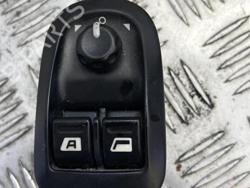 Interrupteur de vitre avant gauche PEUGEOT 206 Hatchback (2A/C) 1.9 D (69 hp) 21338592