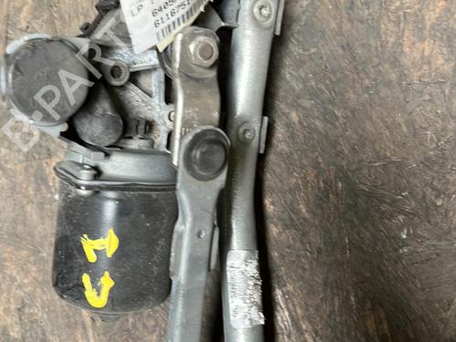Used Front wiper motor PEUGEOT 107 (PM_, PN_) 1.0 (68 hp) 21330797