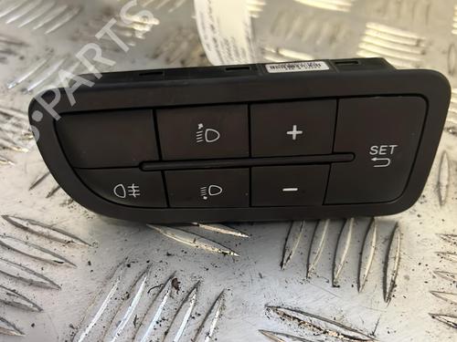 Used Headlight switch FIAT GRANDE PUNTO (199_) 1.3 D Multijet (75 hp) 21341140