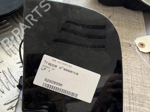 Used Fuel flap PEUGEOT 107 (PM_, PN_) 1.0 (68 hp) 22300592