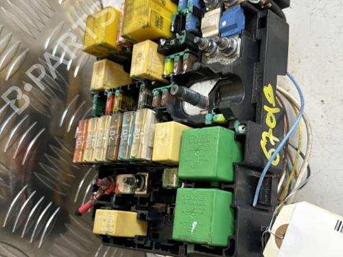 Used Fuse box PEUGEOT 208 I (CA_, CC_) 1.6 HDi (114 hp) 21330413