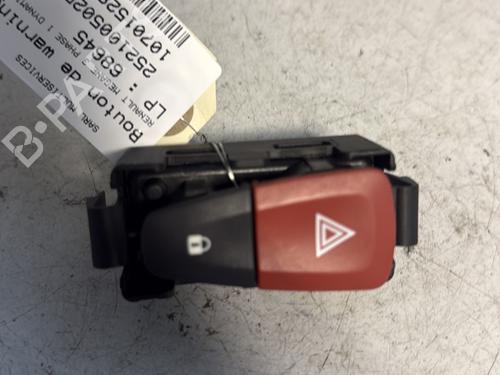 Advarselsbryter RENAULT MEGANE III Hatchback (BZ0/1_, B3_) 2.0 dCi (BZ0Y) (150 hp) 26462233