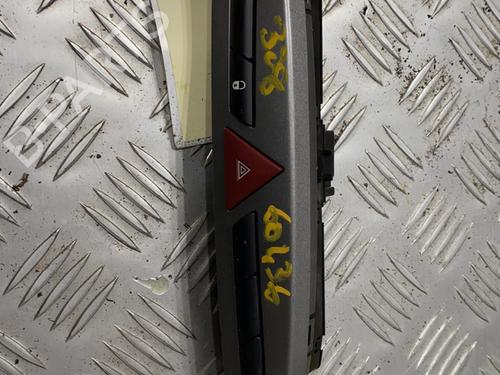 Used Warning switch PEUGEOT 308 I (4A_, 4C_) 1.6 HDi (90 hp) 21336872