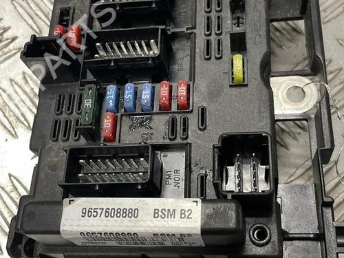 Used Fuse box PEUGEOT 206+ (2L_, 2M_) 1.1 (60 hp) 21358439