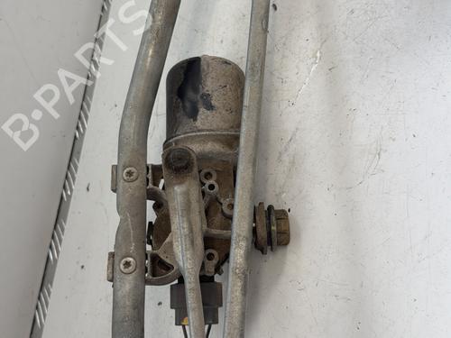 Used Front wiper motor DACIA SANDERO II 1.5 dCi (90 hp) 21331901