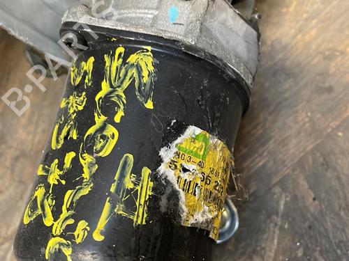 Used Front wiper motor RENAULT SCÉNIC II (JM0/1_) 1.5 dCi (JM0F) (82 hp) 21338371