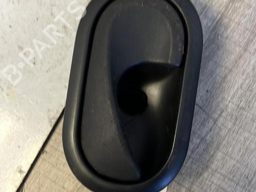 Used Front left interior door handle RENAULT CLIO III (BR0/1, CR0/1) 1.2 16V (BR02, BR0J, BR11, CR02, CR0J, CR11) (75 hp) 21846978