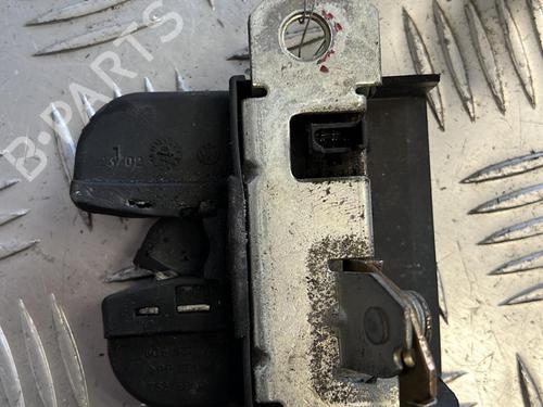 Used Tailgate lock VW POLO (9N_, 9A_) 1.4 TDI (75 hp) 21357195